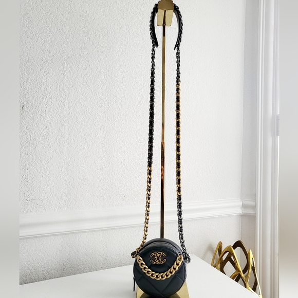Chanel Black Quilted Round Crossbody with Three-tone Chain Strap - Picture 2 of 12